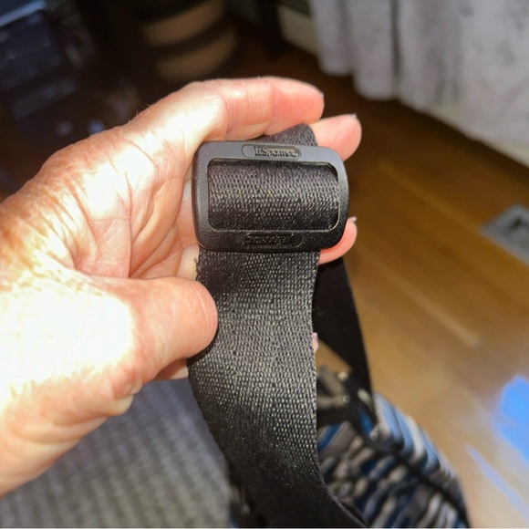 LeSportsac Blue Black Made in USA 13”Hx15”Wx6”D Adjust Strap Crossbody Bag - Picture 5 of 14